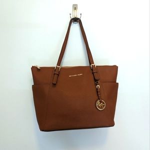 EUC Michael Kors Jet Set Tote